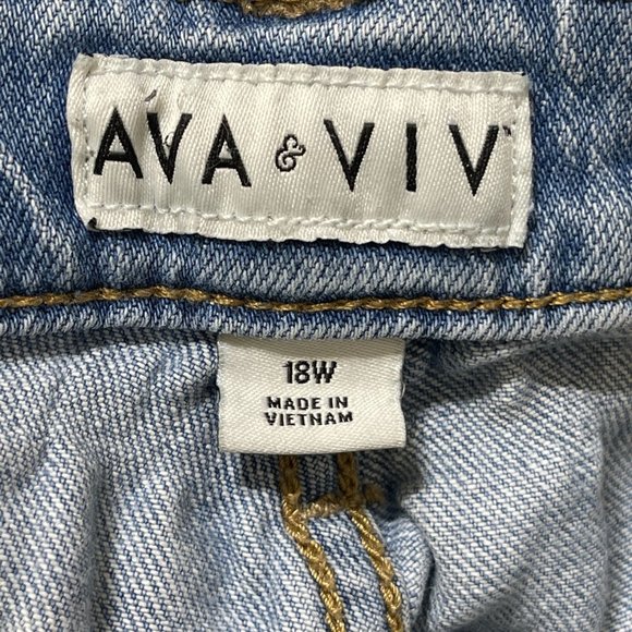 Ava & Viv Women's Light Wash Jeans Fading 5-Pocket Size 18W - Picture 4 of 7